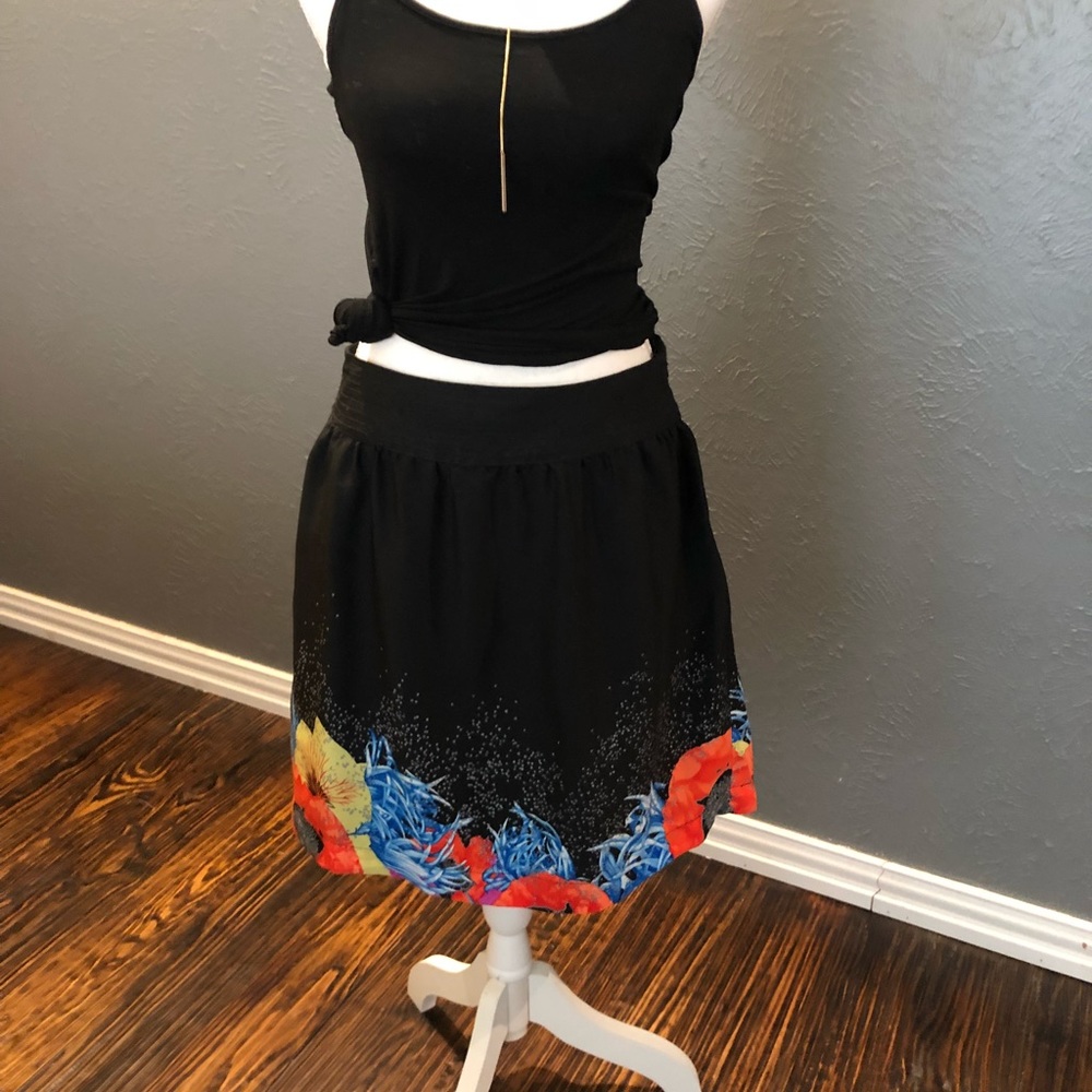 Cute black skirt